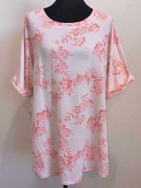 2X Wonderly Women's Floral Pink Crewneck Top